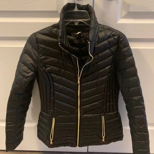 Packable down jacket